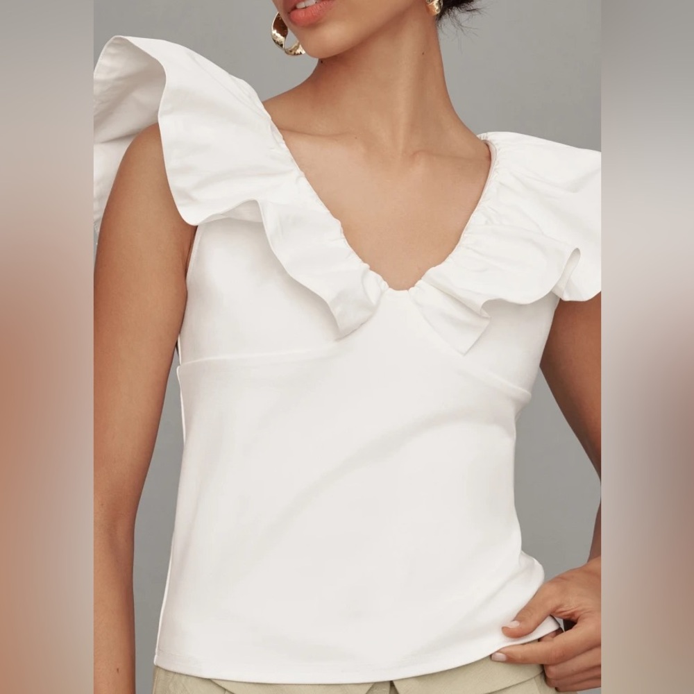 NWT DOLAN Knit Ruffle Top. Size Small